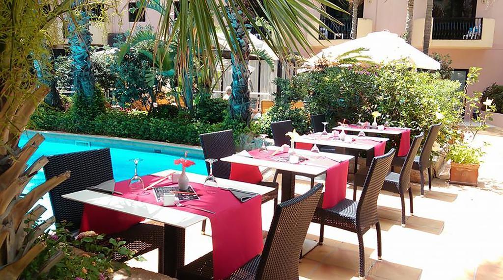 Fortina Spa Resort Sliema Exteriér fotografie The pool at the hotel