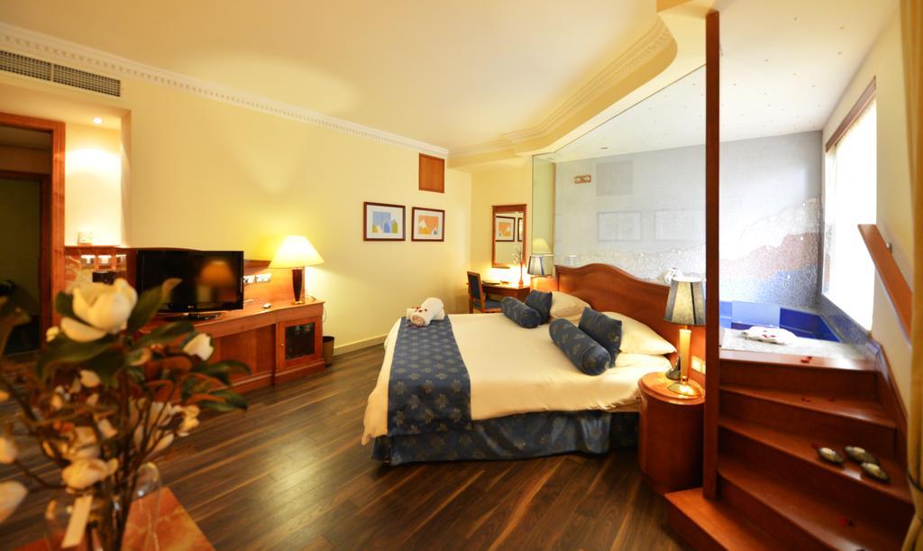 Fortina Spa Resort Sliema Exteriér fotografie A room at the hotel