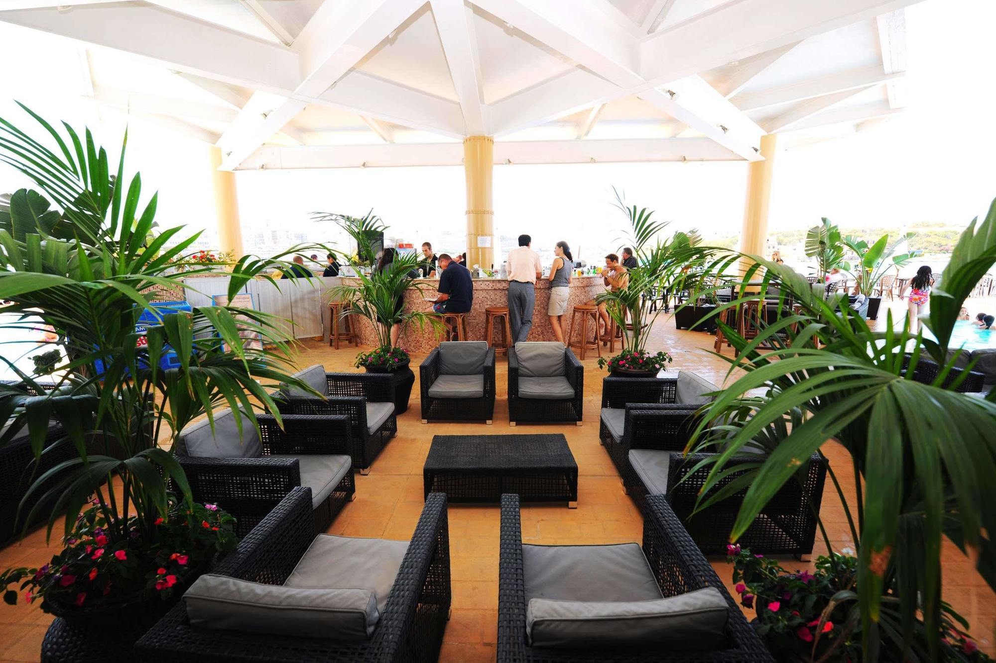 Fortina Spa Resort Sliema Interiér fotografie The interior of the lounge